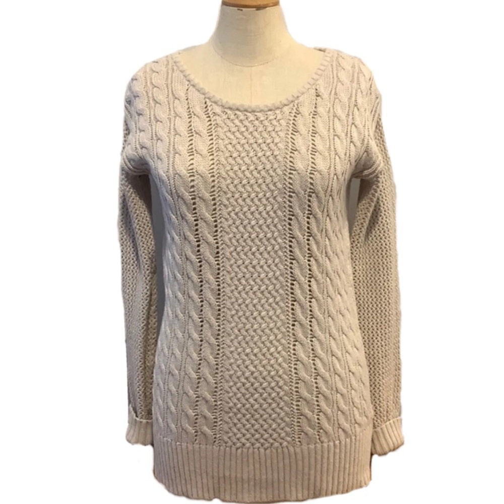 MOSSIMO SUPPLY CO. Cream, cable knit sweater. 100% cotton. Medium